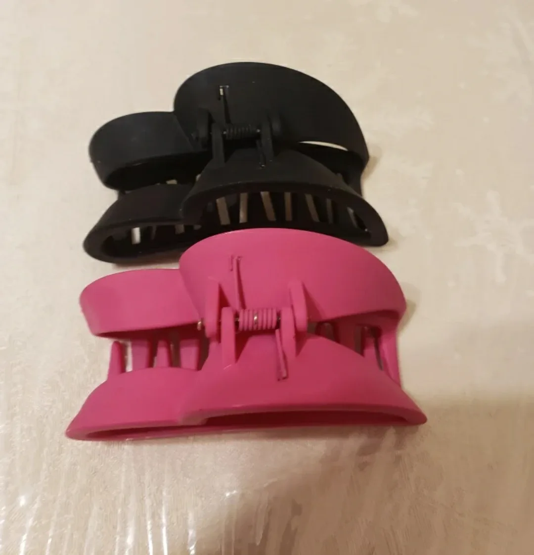 Pink & Black Heart Claw Hair Clips - Set of 2 image indicator(3)