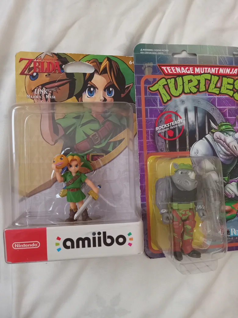 New Link Majora's Mask Amiibo & TMNT Figures thumbnail