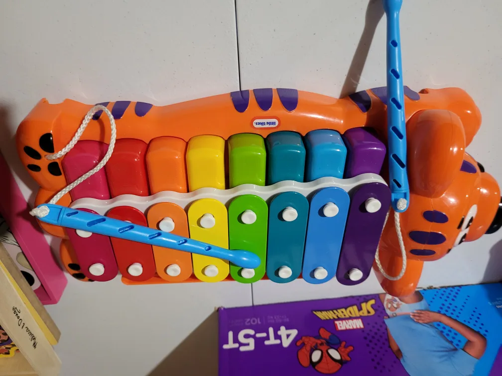 Kids' Musical Instruments: Xylophone, Guitar, Drum thumbnail
