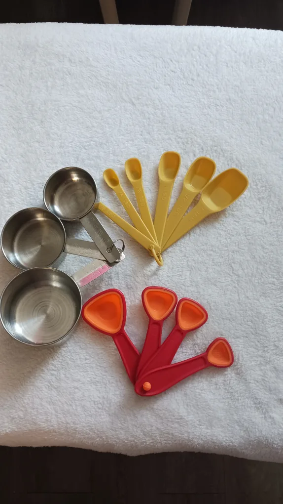 Measuring Cups & Spoons Set thumbnail