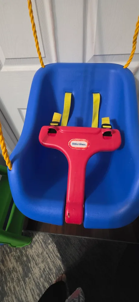 Little Tikes Blue/Red Toddler Swing image indicator(5)