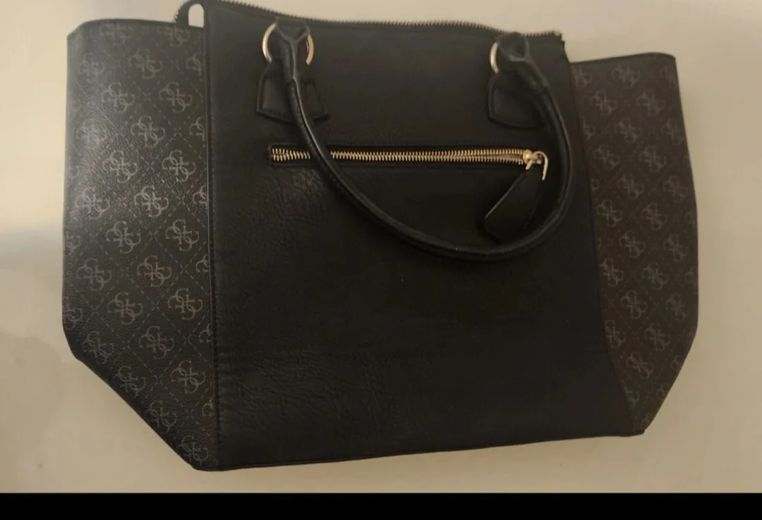 GUESS Est 1981 Black Tote Bag image indicator(2)