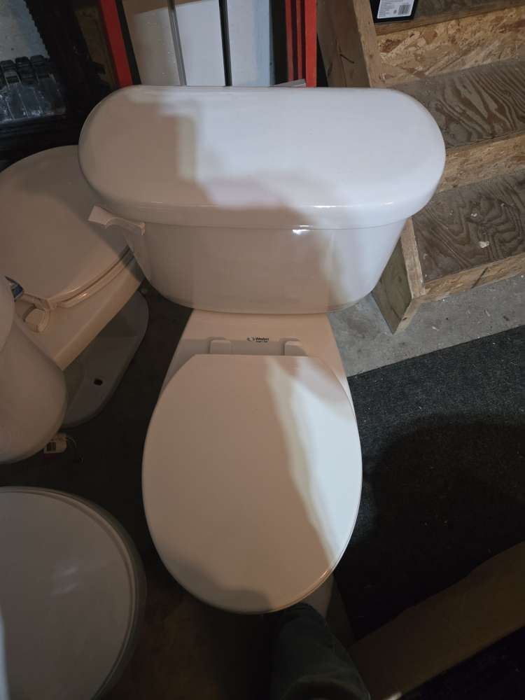 2 White  Toilets - photo 2