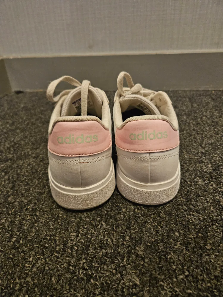 Adidas Grand Court Tennis Shoes - US 7 image indicator(2)