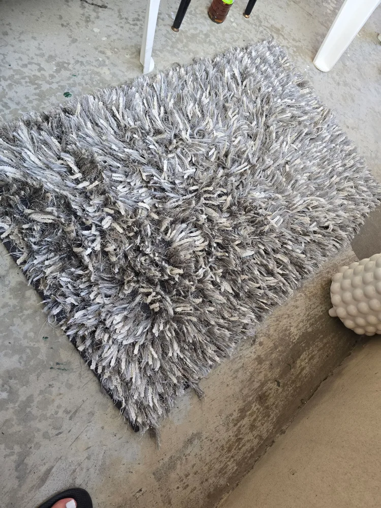 Grey Shag Rug thumbnail