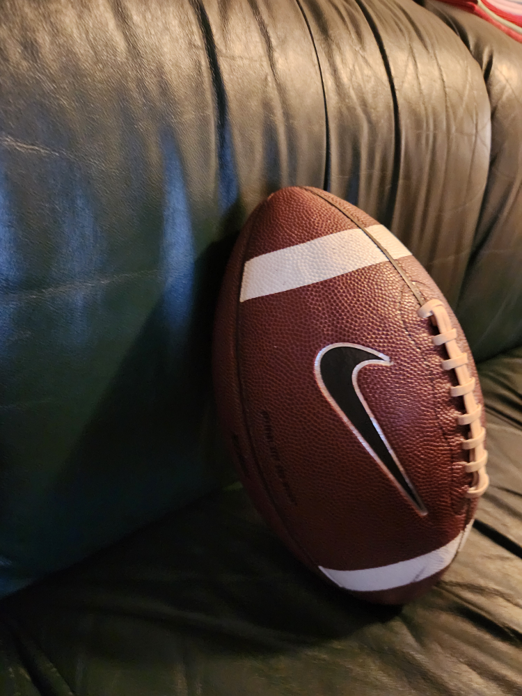 Nike Vapor Jet 5.0 Football and Spalding basketball