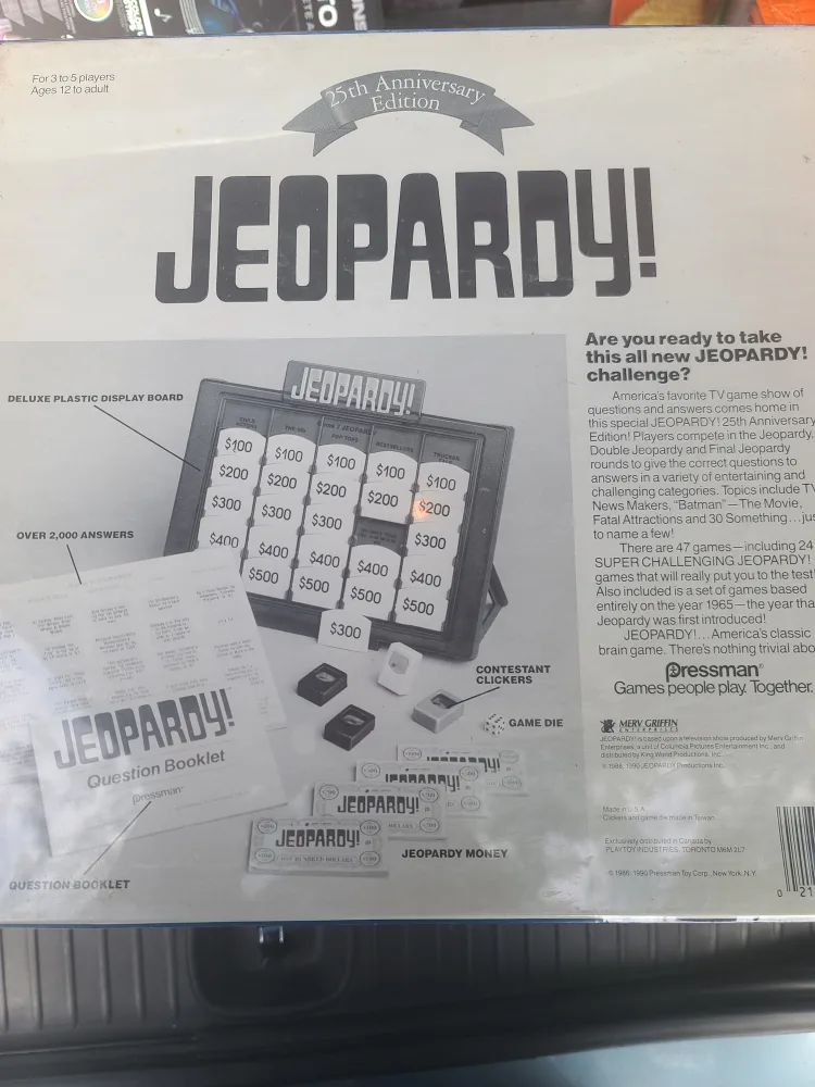 Jeopardy! 25th Anniversary Edition Board Game image indicator(2)