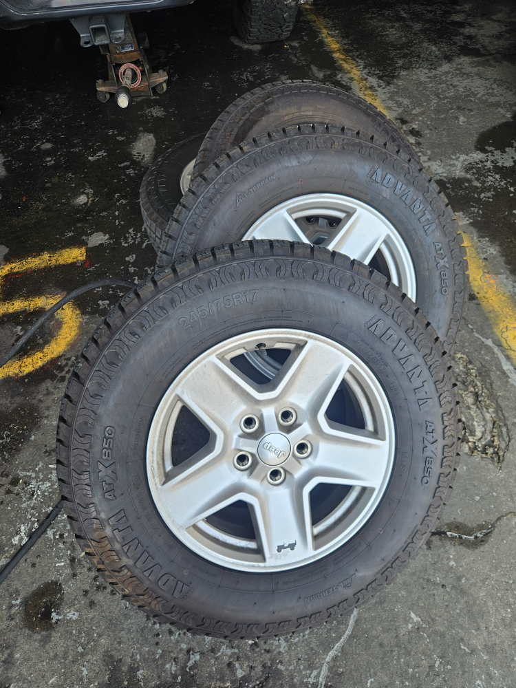 Tire Advanta ATX-850 245/75R17 112T AT A/T All Terrain