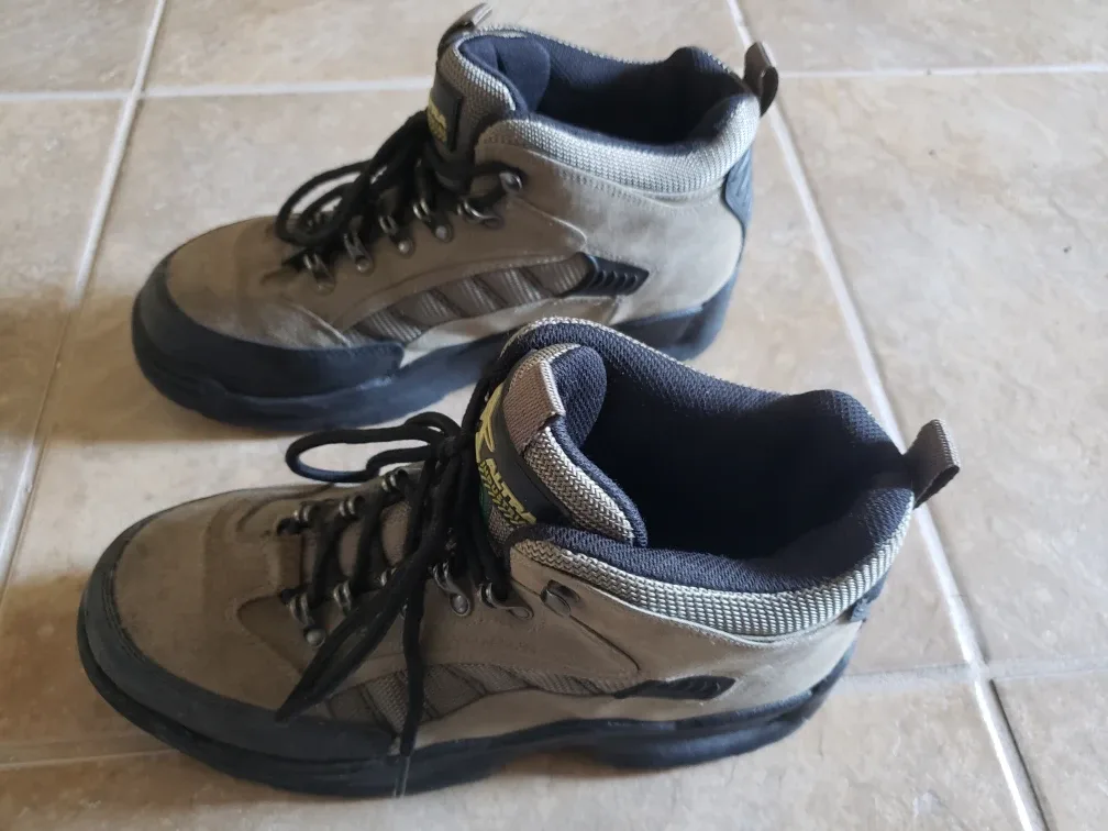 Men's safety boots thumbnail