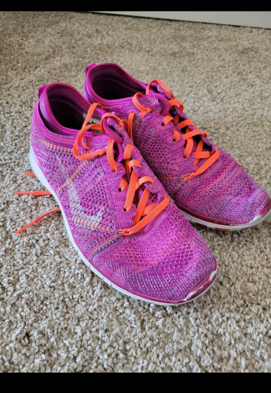 Nike Free TR Flyknit Running Shoes, Size 7.5
