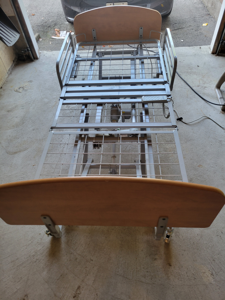 Hospital Bed - photo 3