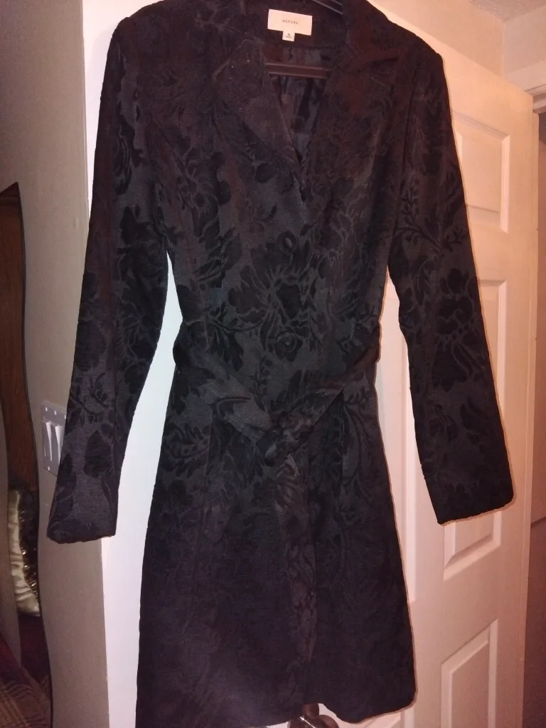 Merona Black Floral Blazer - Size M image indicator(2)