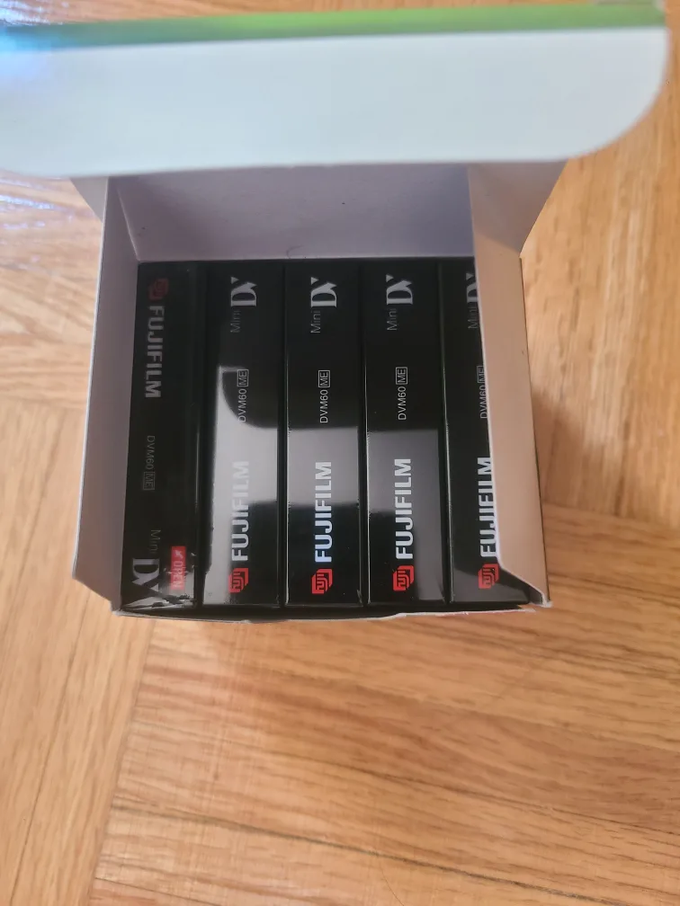 Fujifilm DVC Mini DV Digital Videocassette 5-Pack thumbnail