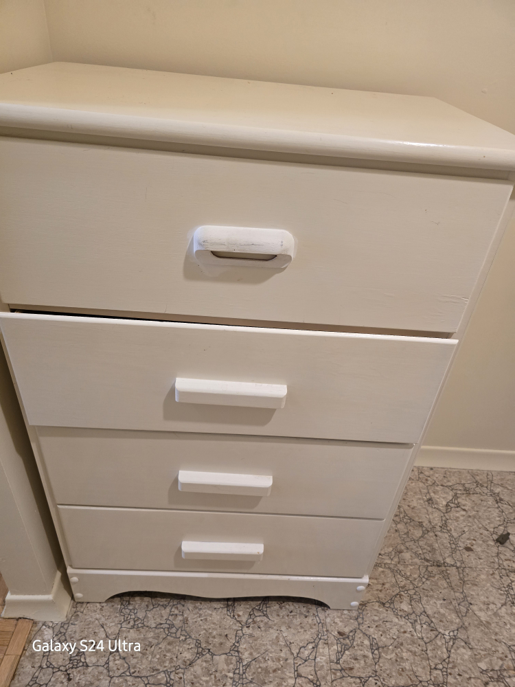 White 4-Drawer Dresser