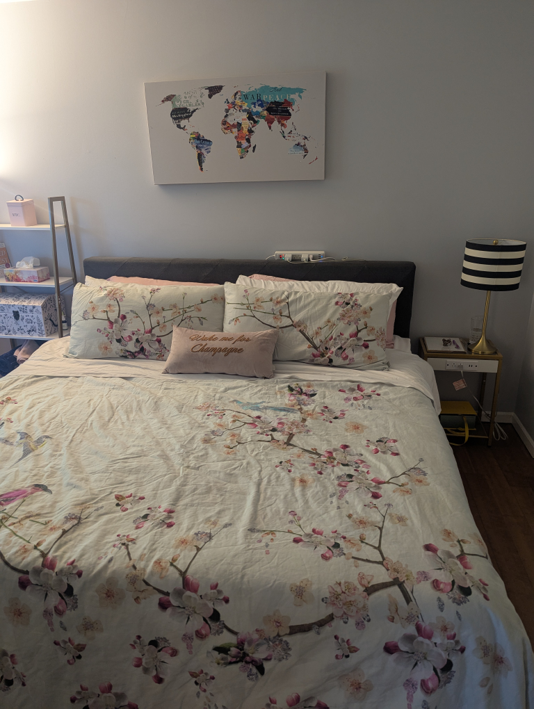 King size bed with Endy mattress and set - photo 2