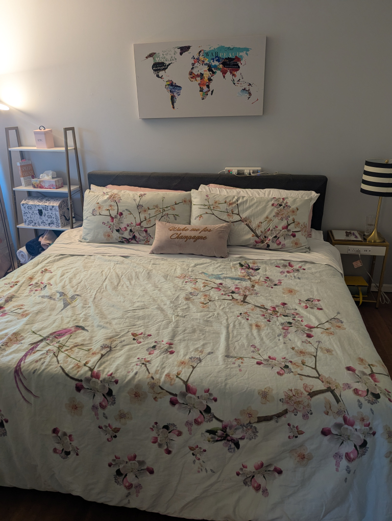 King size bed with Endy mattress and set - photo 4