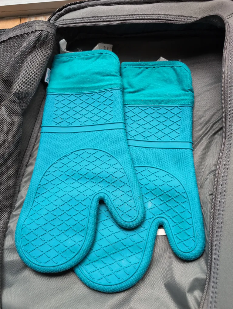 Starfrit Turquoise Oven Mitts - Pair image indicator(2)