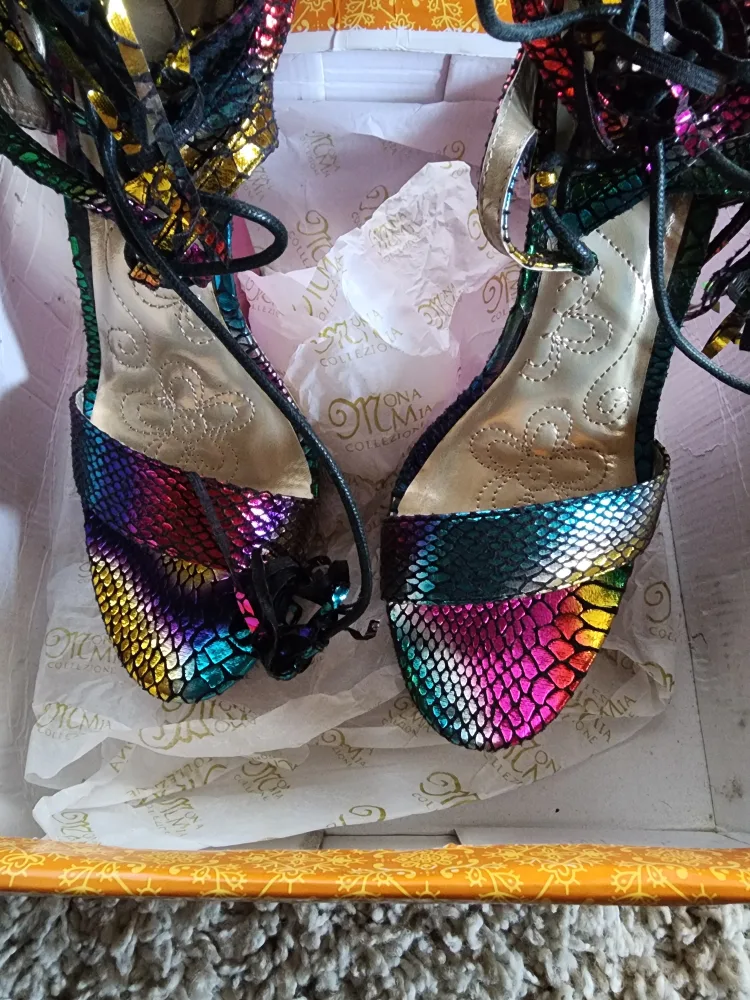 Mona Mia Collezione Wedge Heels - Size 10 image indicator(3)