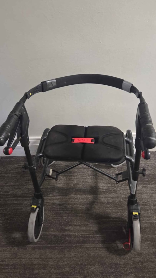 Nexus Walker with Seat