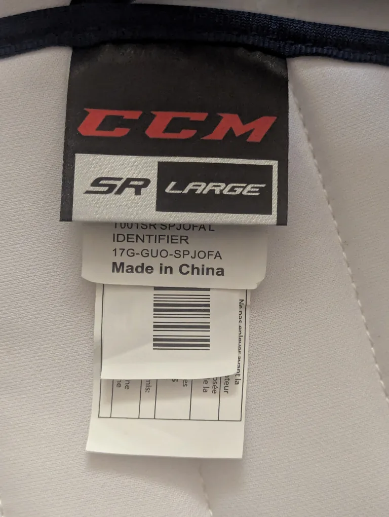 LIKE NEW CCM Jofa Senior LARGE hockey shoulder pads. image indicator(3)