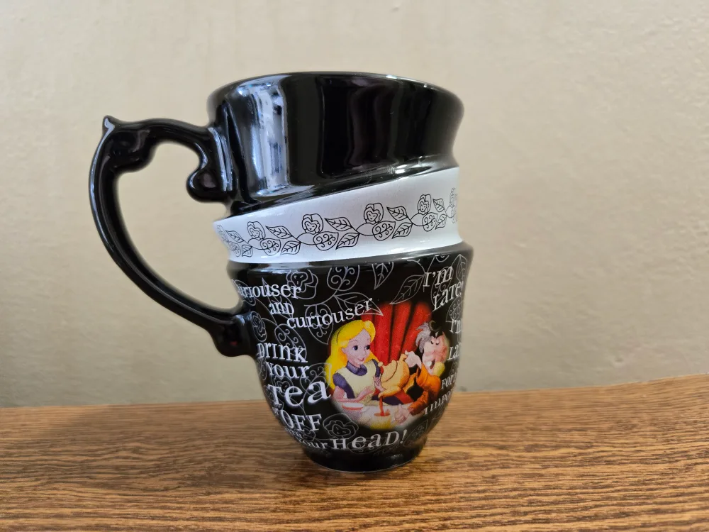 Alice in Wonderland Tea Cup Disney thumbnail