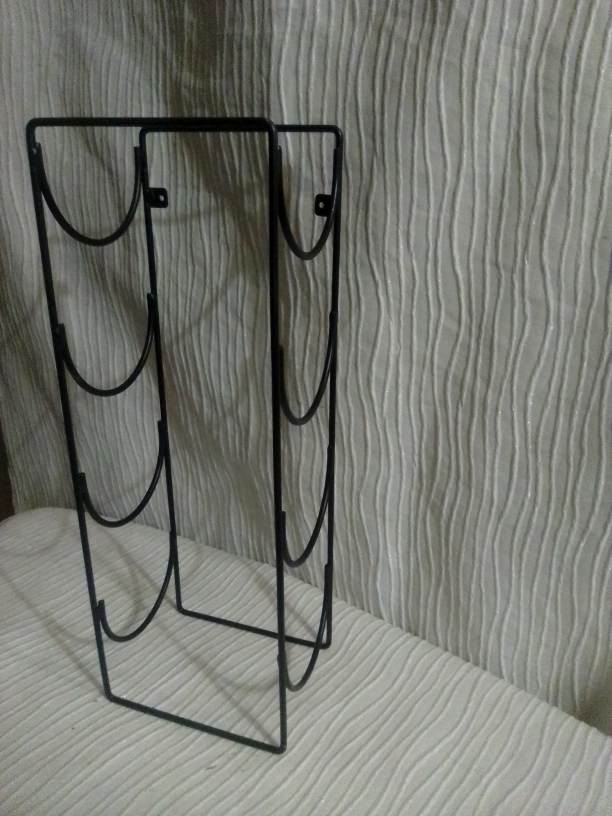 Black Metal Wine Rack - Holds 4 Bottlesi
