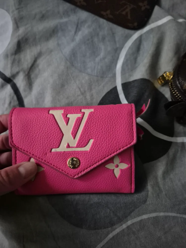 Louis Vuitton Pink Leather Wallet thumbnail