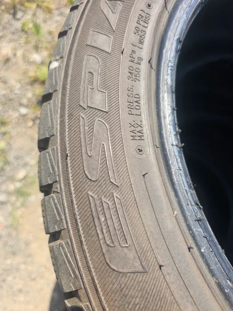 Falken Espia 225/50R17 Winter Tires image indicator(2)