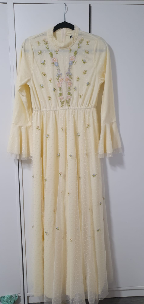 HAYAH Cream Floral Embroidered Maxi Dress - Size M