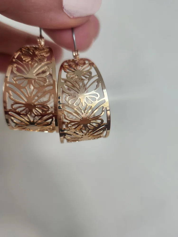 Gold toned Hoop Earrings thumbnail