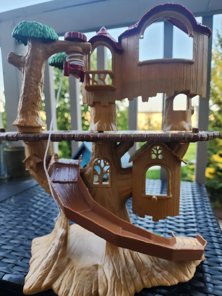 Calico Critters Adventure Tree House Camping Edition