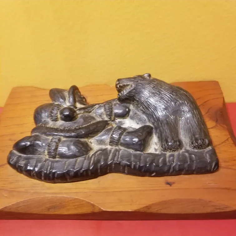 Vintage Inuit Carving - Man vs Bear image indicator(4)