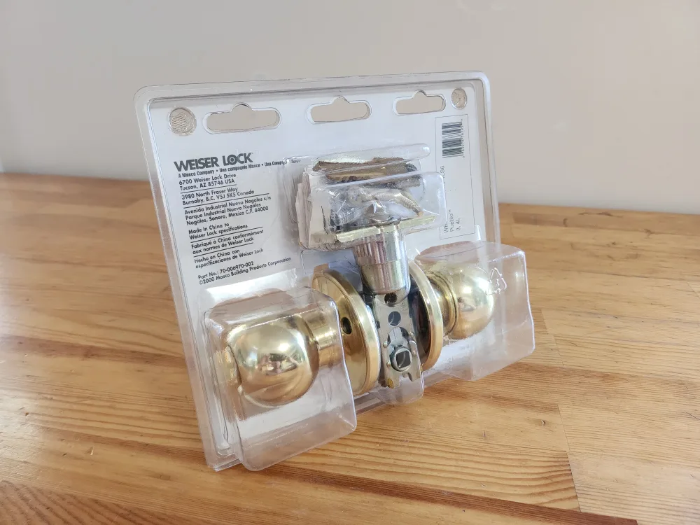 New Weiser Lock Basics Keyed Entry Door Knob image indicator(2)