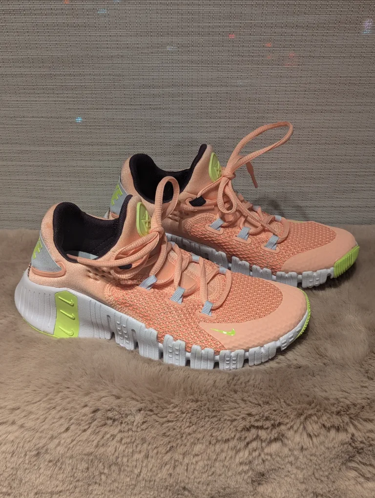 New Size 6 Women's Nike Free Metcon 4 Arctic Orange thumbnail