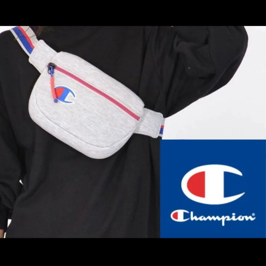 Champion Attribute Waist Pack image indicator(2)