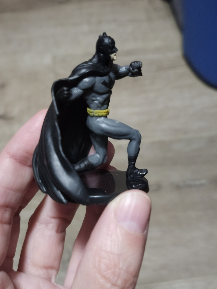$5 dc batman figurine 3" - photo 2