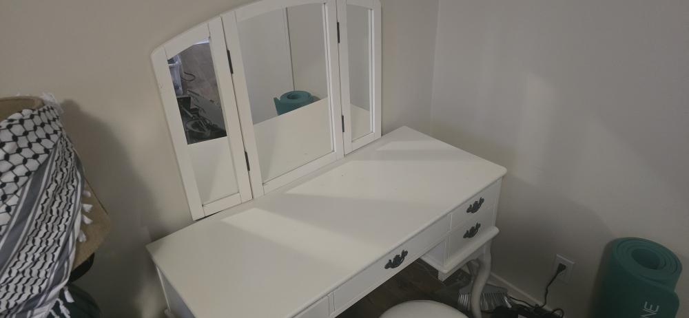 White Vanity Desk with Tri-Fold Mirror & Stool - photo 2
