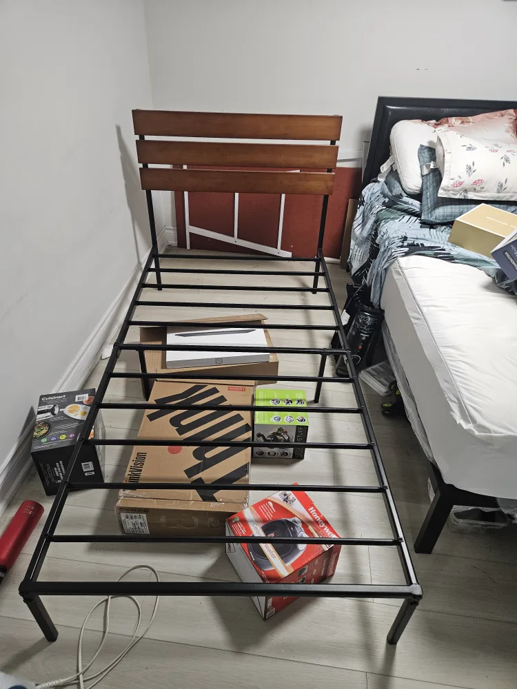 Zinus Figari Twin Bed Frame with Bamboo Headboard image indicator(3)