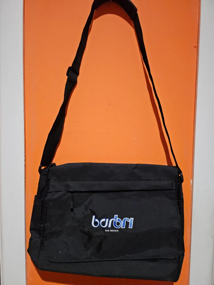 Barbri Bar Review Black Messenger Bag image indicator(2)