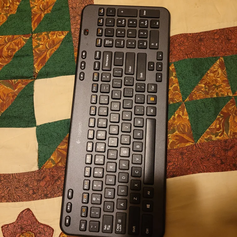 Logitech K360 Wireless Keyboard - Compact & Reliable thumbnail