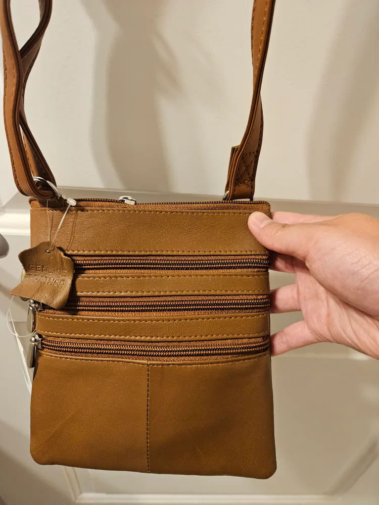 🧡New Tan Leather Crossbody Bag thumbnail