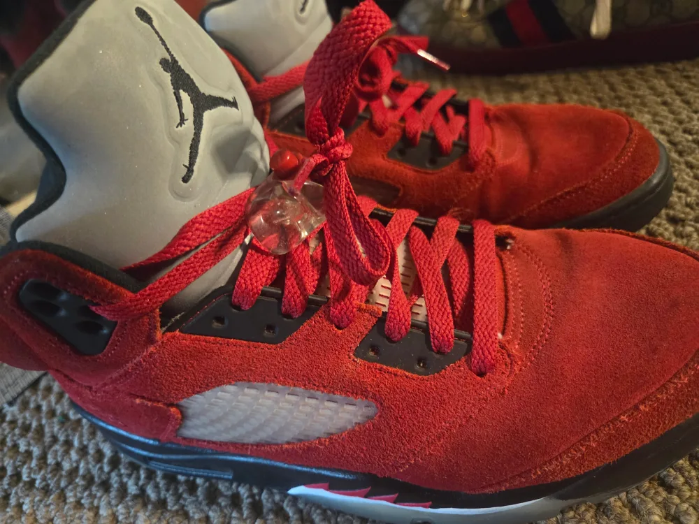 Air Jordan 5 Retro Raging Bull Red Suede image indicator(2)