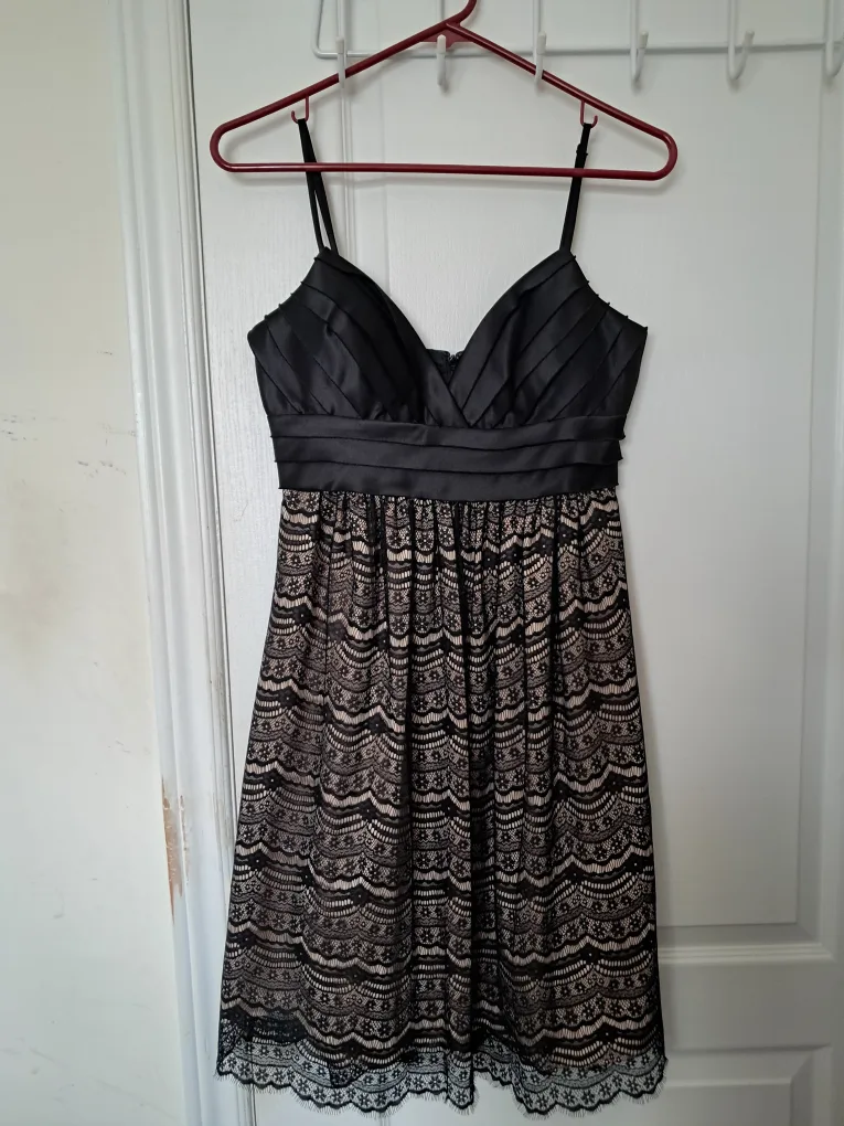 Black Lace Dress, Size 4, New w/o tag thumbnail