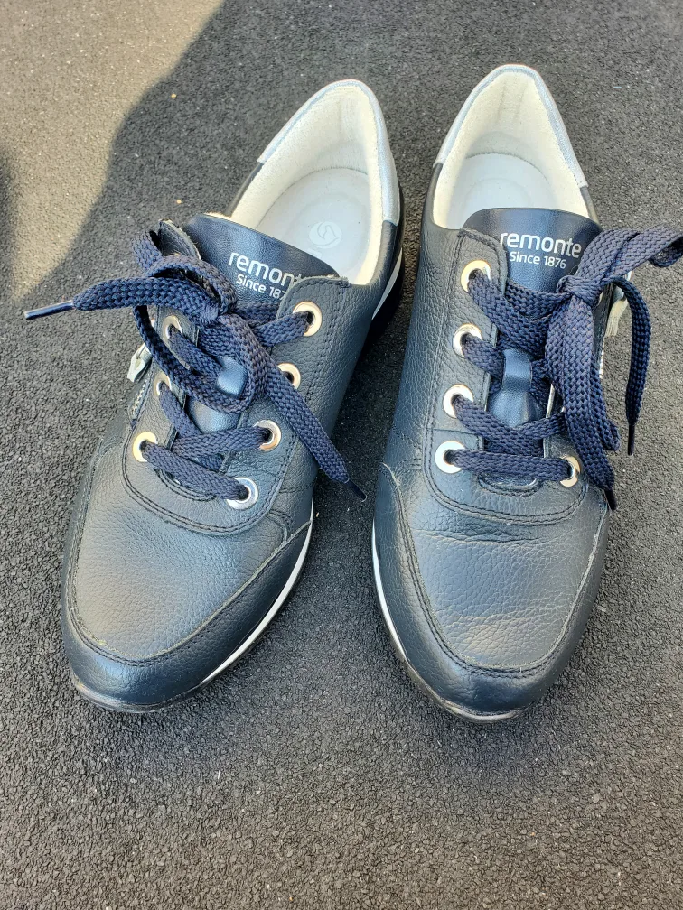 Remonte genuine leather running shoes - SIZE 8 thumbnail