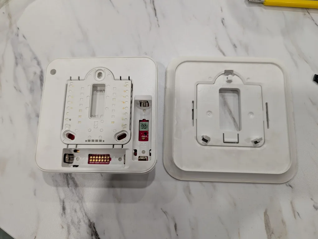 Honeywell T4 Pro Thermostat image indicator(2)