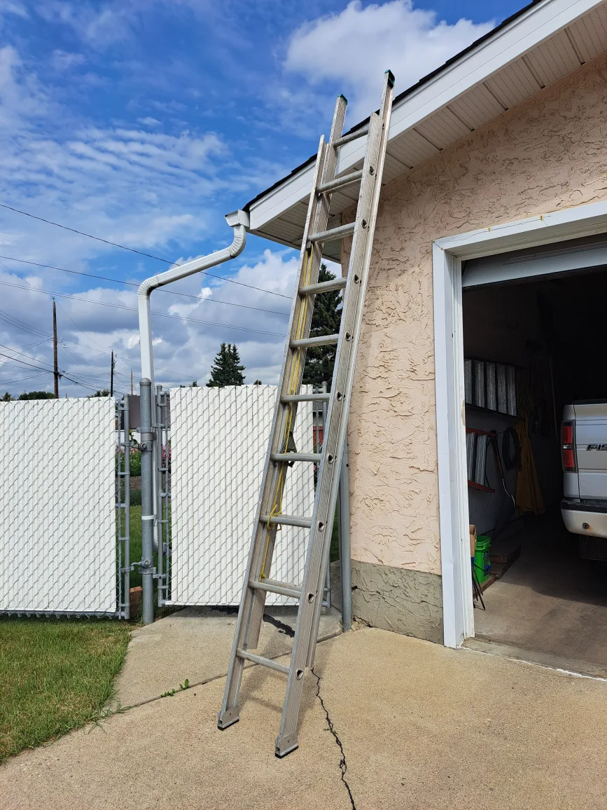 20' Aluminum Extension Ladder thumbnail