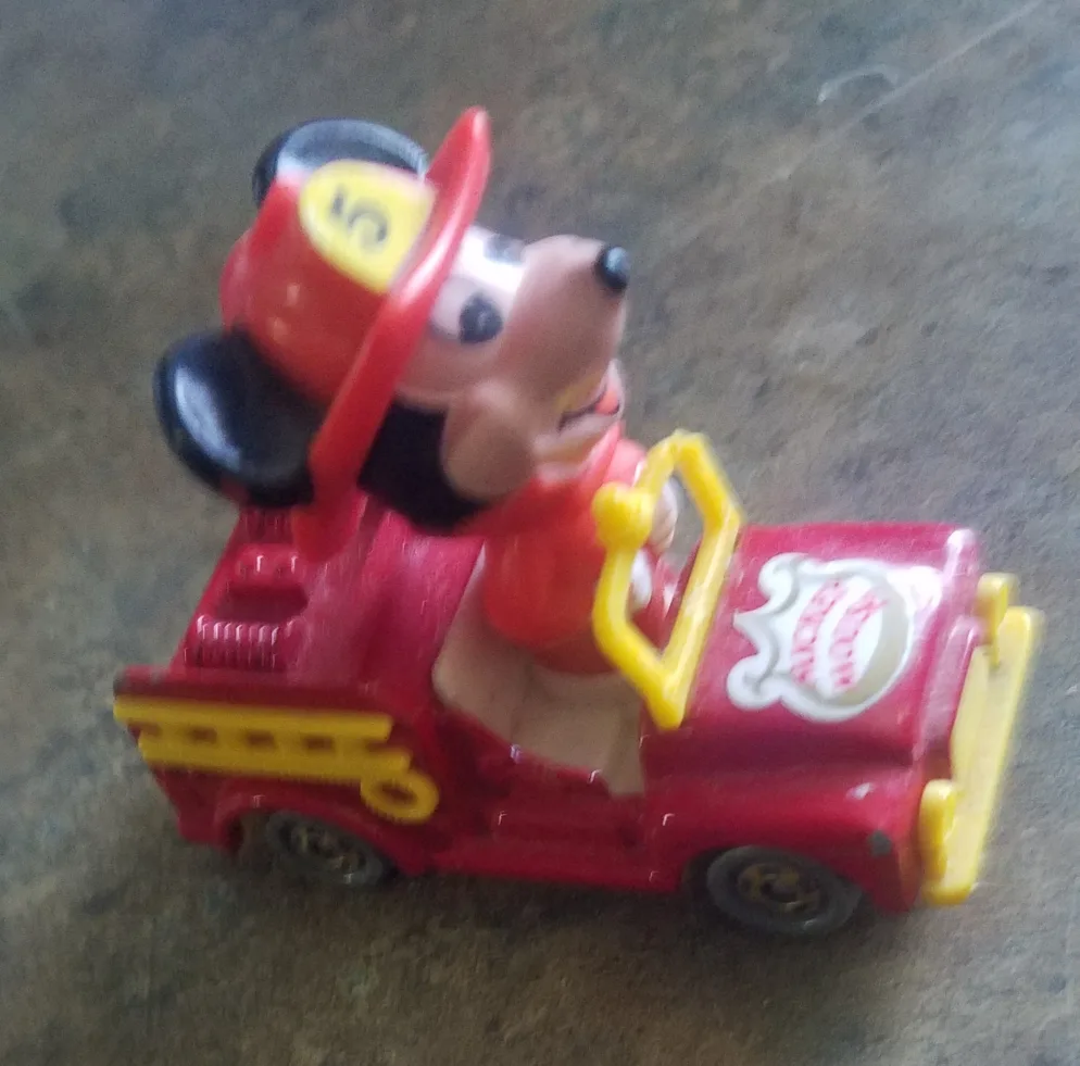 Vintage Walt Disney Fireman Mickey Mouse Die-Cast Toy Fire Truck image indicator(3)