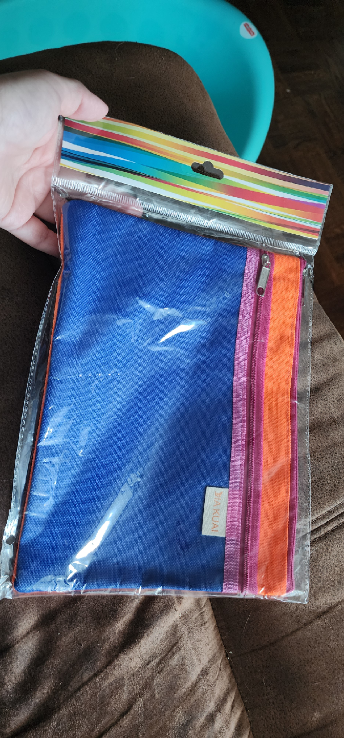 New Hakakai Zippered Pouch