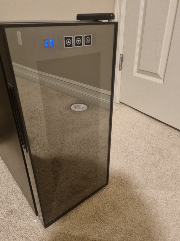 Koolatron KWT10BN Countertop Wine Chiller
