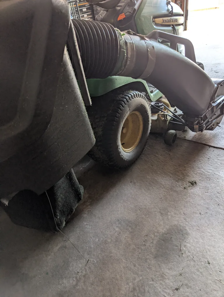 John Deere x360 with Bagger image indicator(3)